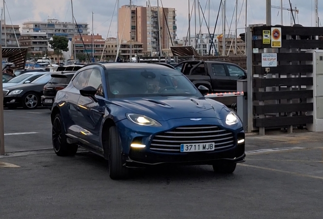 Aston Martin DBX707