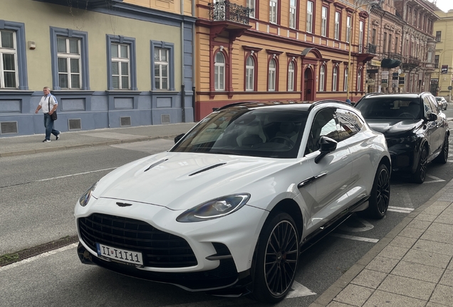 Aston Martin DBX707