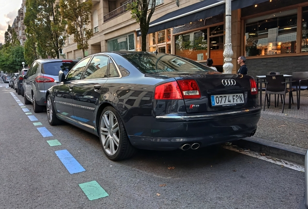 Audi S8 D3