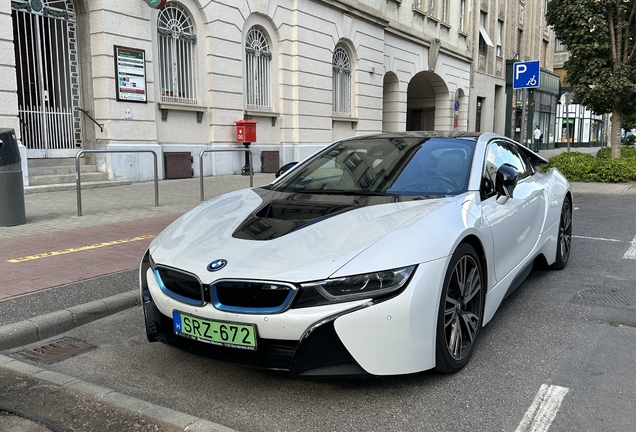 BMW i8