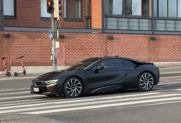 BMW i8 Protonic Frozen Black Edition