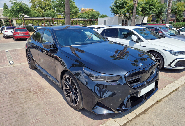BMW M5 G90