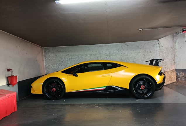 Lamborghini Huracán LP640-4 Performante