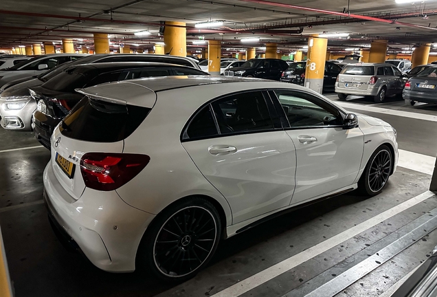 Mercedes-AMG A 45 W176 2015
