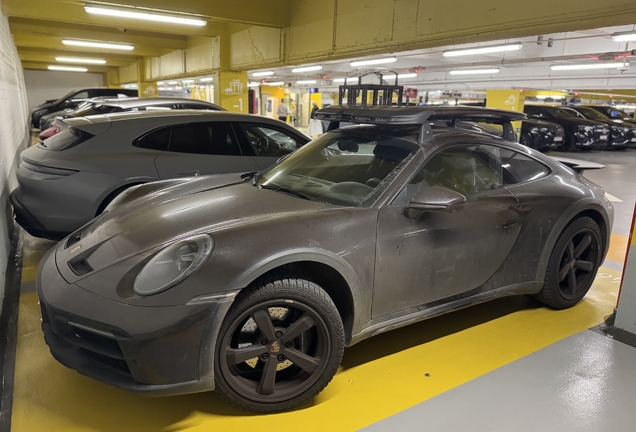 Porsche 992 Dakar
