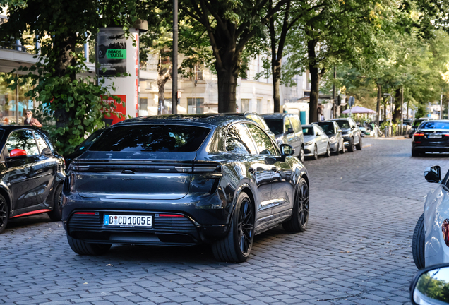 Porsche Macan EV Turbo
