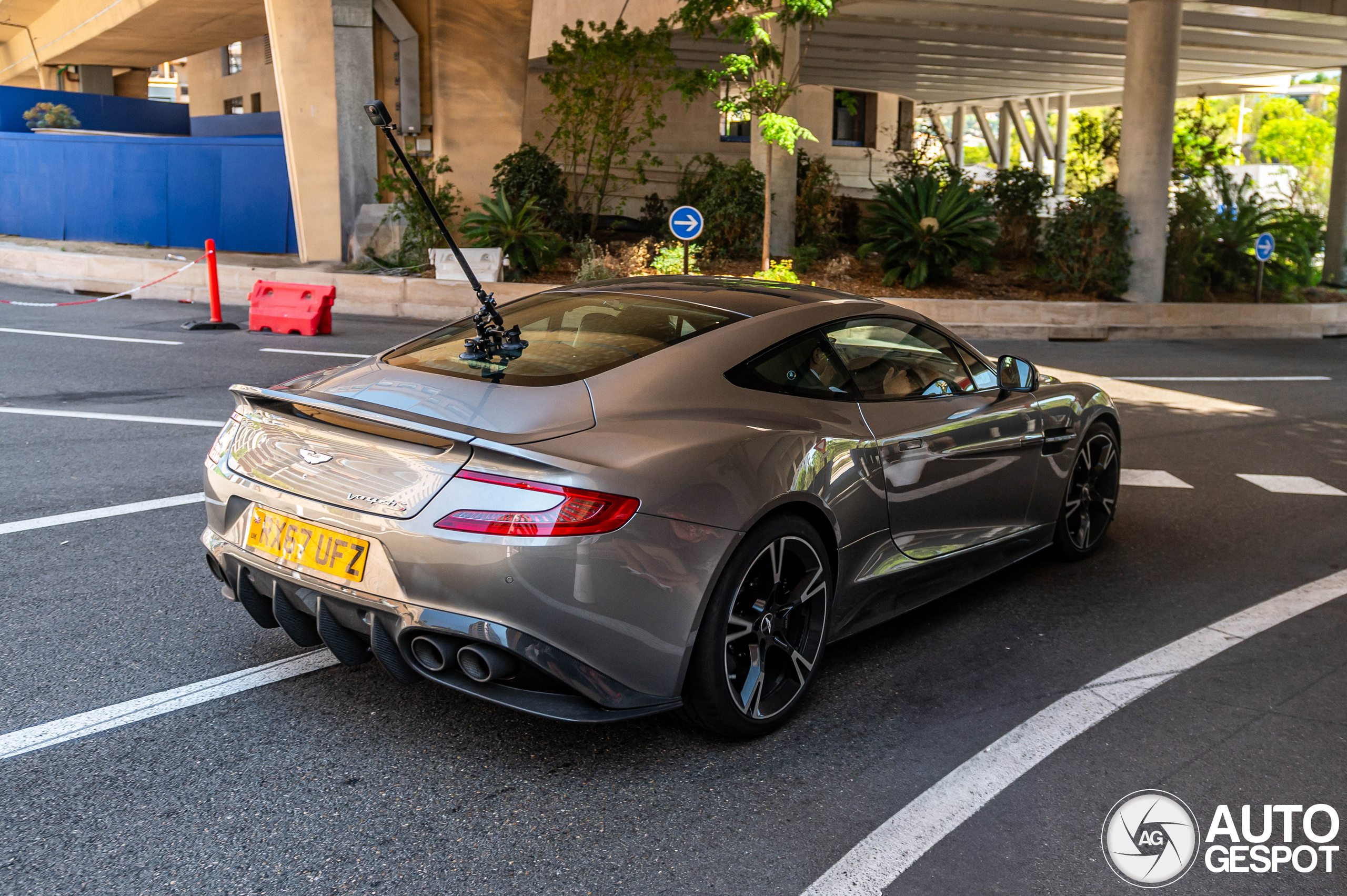 Aston Martin Vanquish S 2017