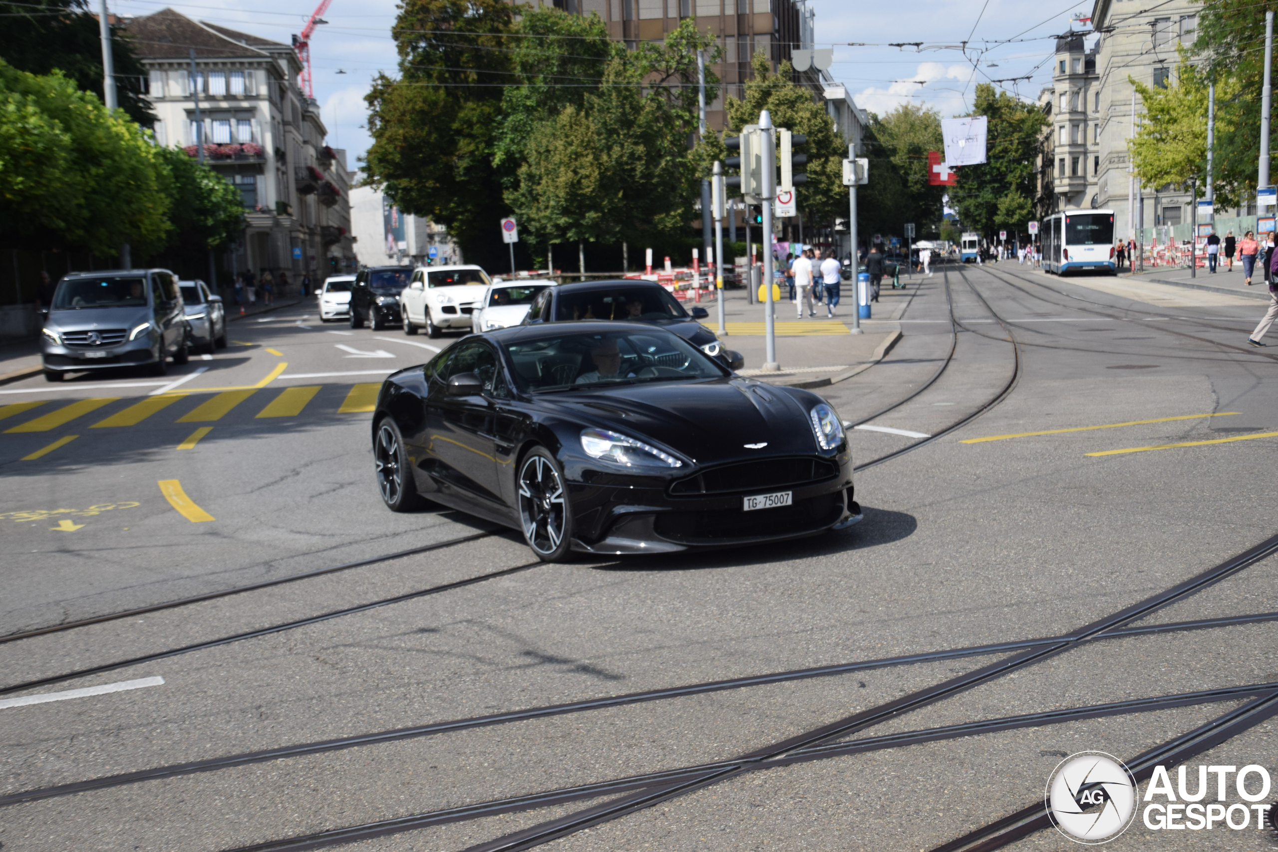 Aston Martin Vanquish S 2017