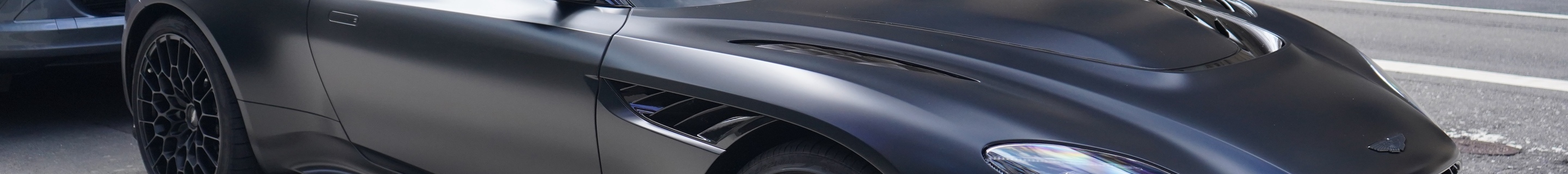 Aston Martin DBS 770 Ultimate Volante