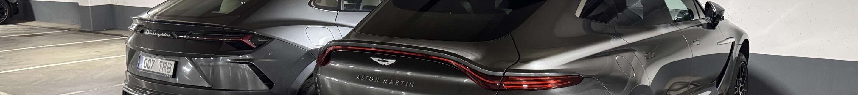 Aston Martin DBX