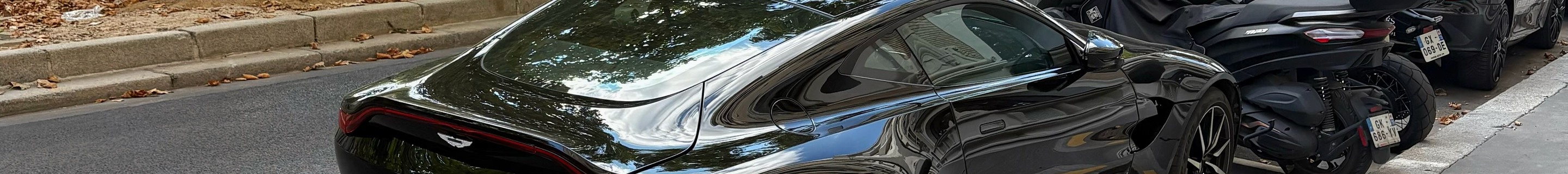 Aston Martin V8 Vantage 2018