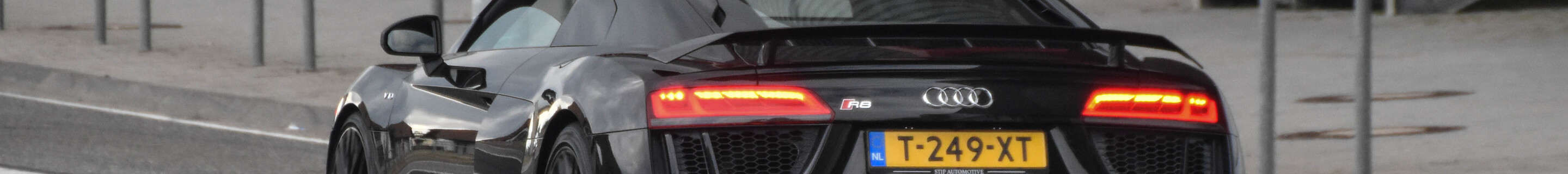 Audi R8 V10 Plus 2015