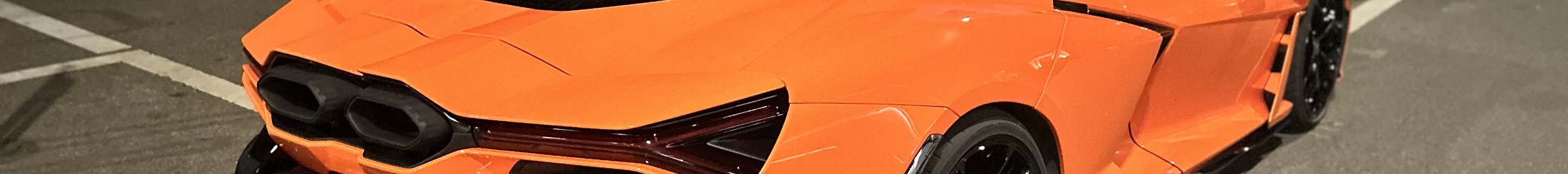 Lamborghini Revuelto