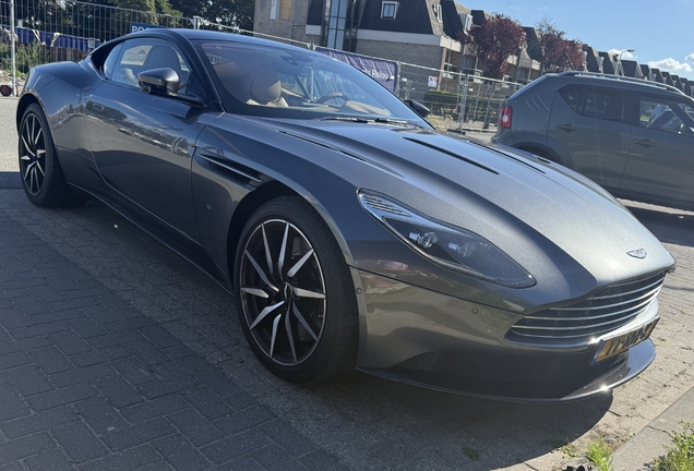 Aston Martin DB11