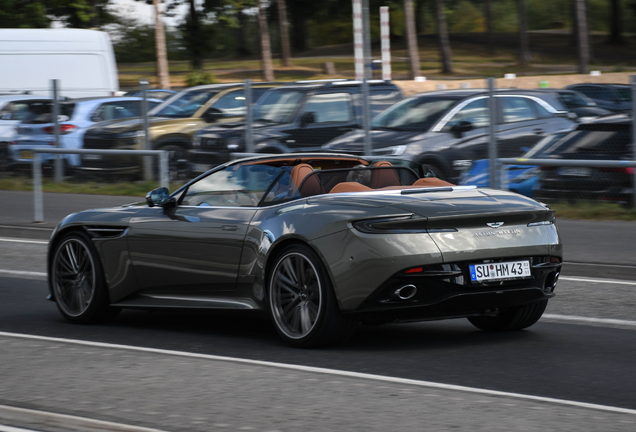 Aston Martin DB12 Volante