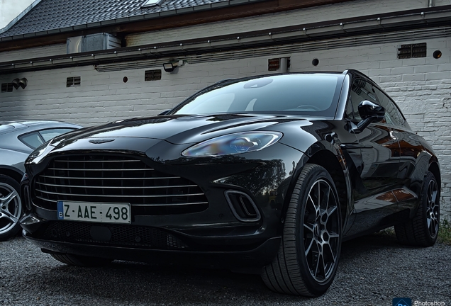 Aston Martin DBX