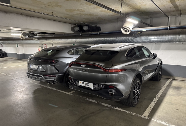 Aston Martin DBX