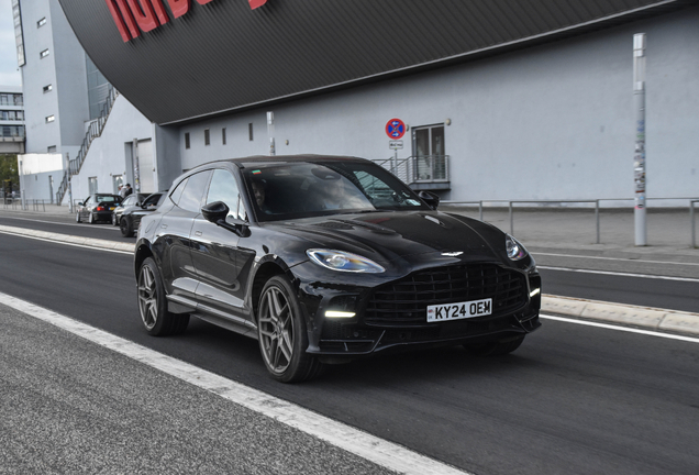 Aston Martin DBX707