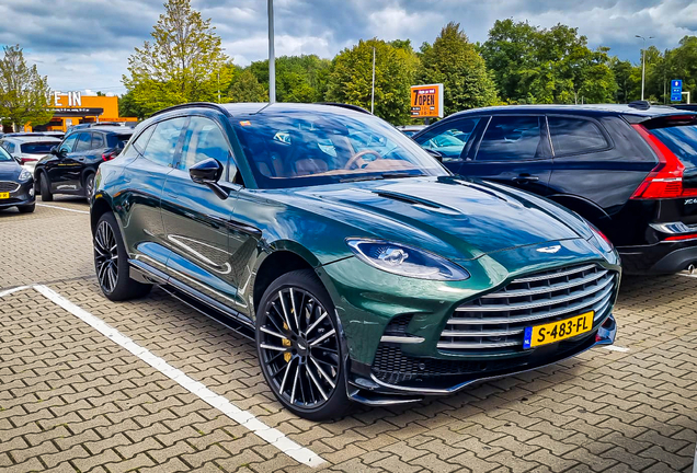 Aston Martin DBX707