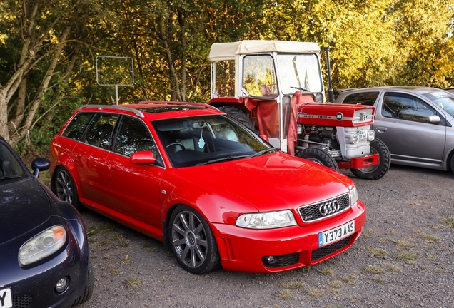 Audi RS4 Avant B5