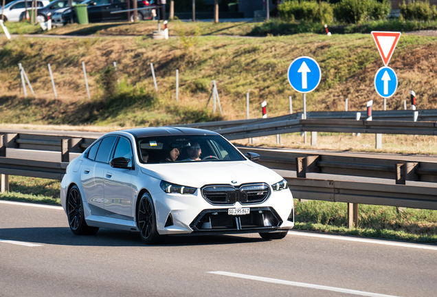 BMW M5 G90