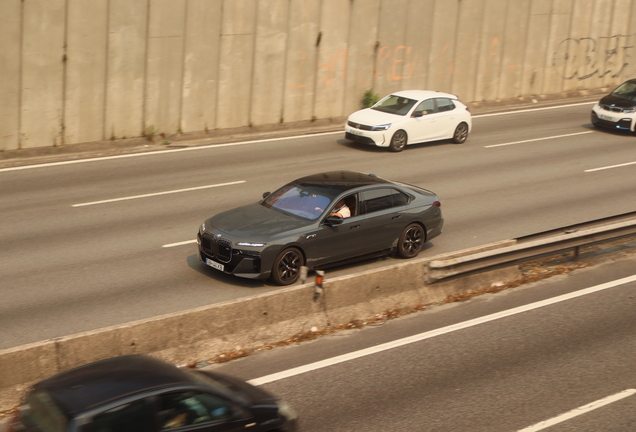 BMW M760e xDrive