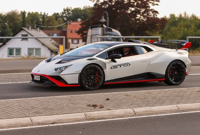 Lamborghini Huracán LP640-2 STO