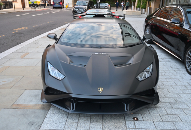 Lamborghini Huracán LP640-2 STO