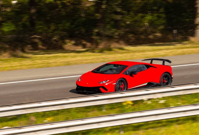 Lamborghini Huracán LP640-4 Performante