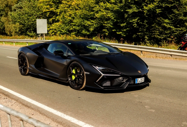 Lamborghini Revuelto