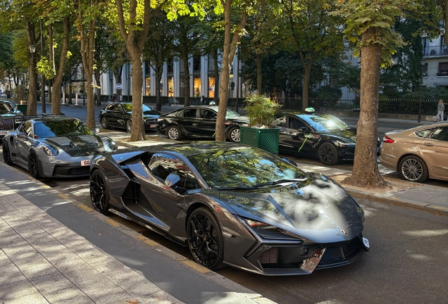 Lamborghini Revuelto