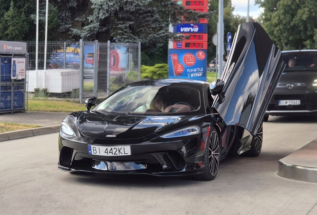 McLaren GT