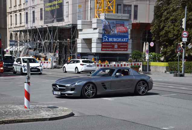 Mercedes-Benz SLS AMG