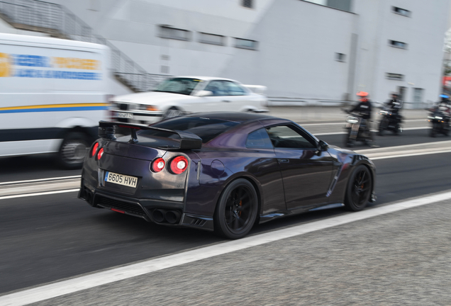 Nissan GT-R