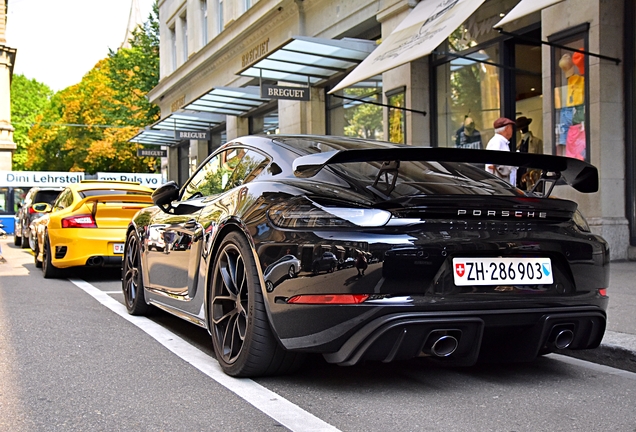 Porsche 718 Cayman GT4