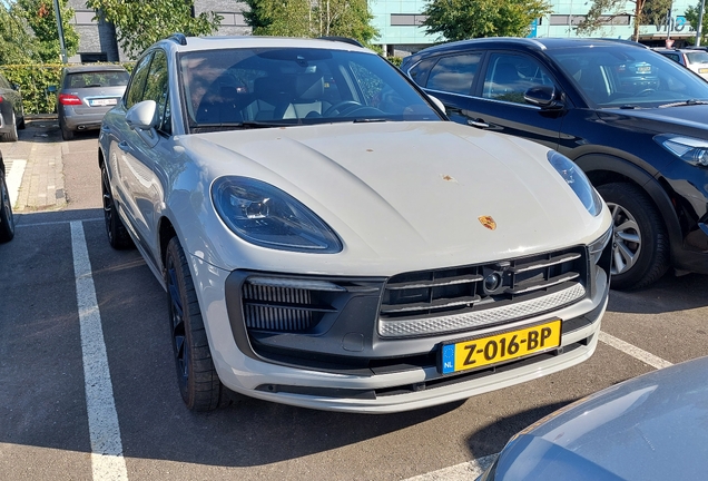 Porsche 95B Macan GTS MkIII