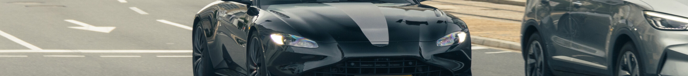 Aston Martin V8 Vantage Formula 1 Edition Roadster