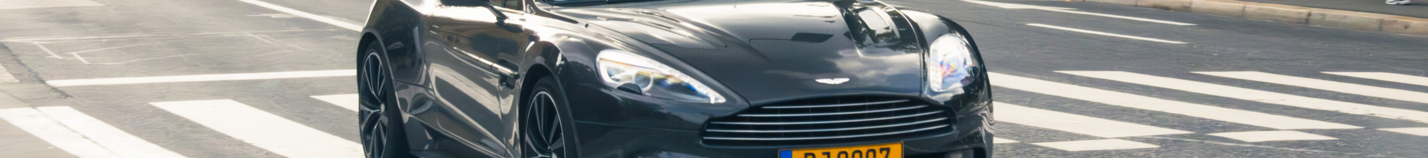 Aston Martin Vanquish 2013
