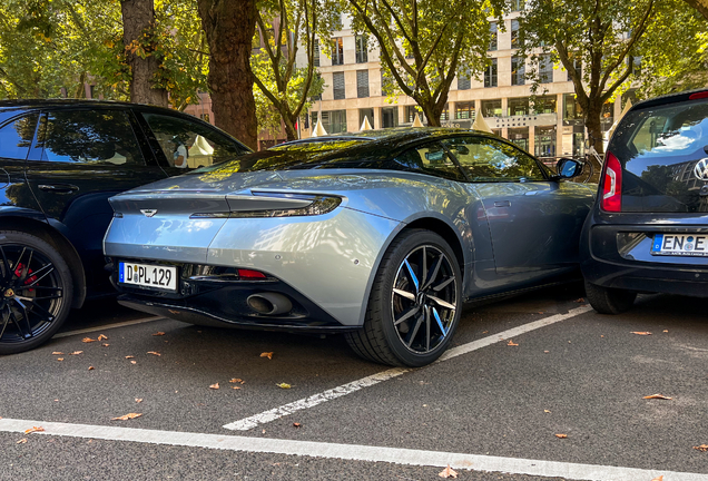 Aston Martin DB11