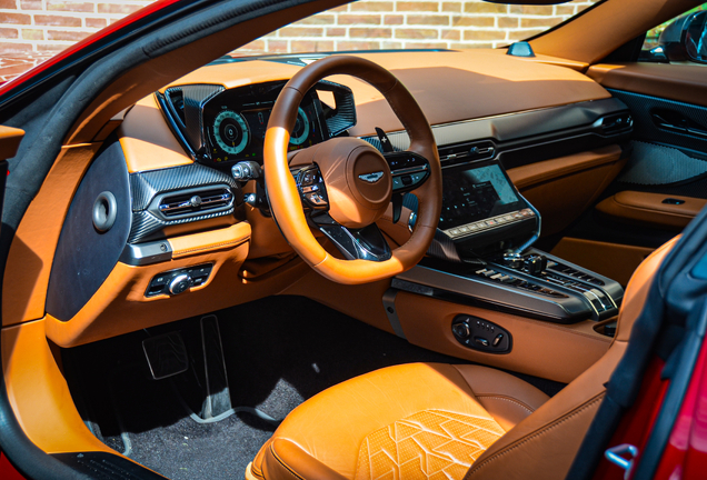 Aston Martin Vanquish 2025