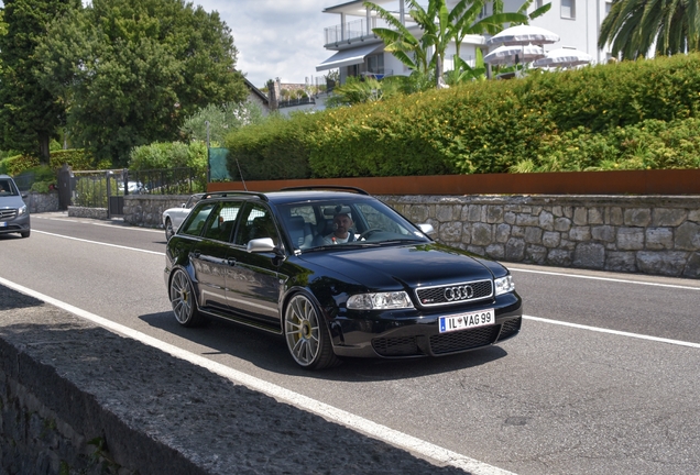 Audi RS4 Avant B5