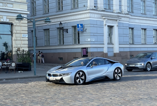 BMW i8