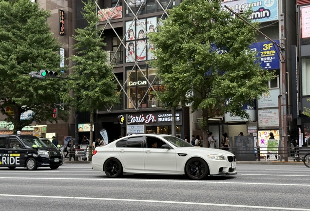 BMW M5 F10 2011