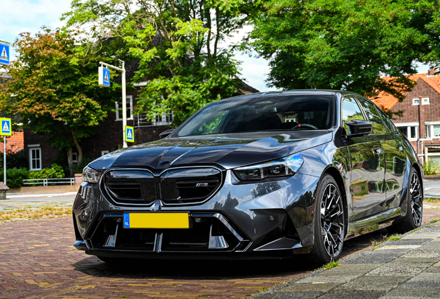 BMW M5 G90