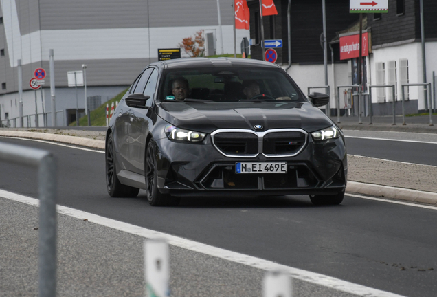 BMW M5 G90