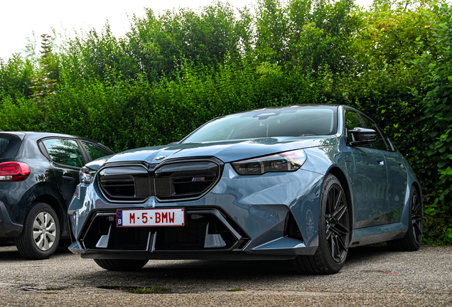 BMW M5 G90