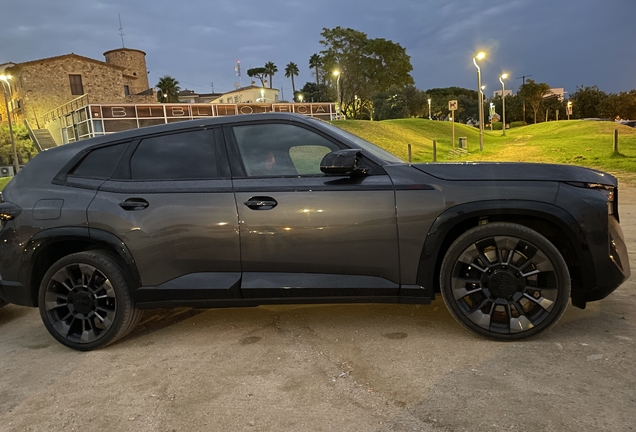 BMW XM G09 Label Red