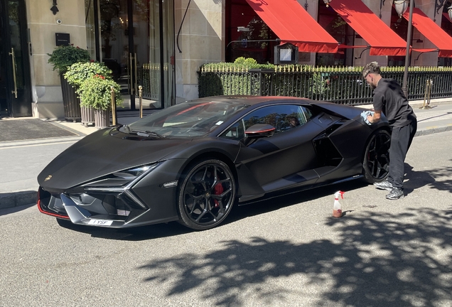 Lamborghini Revuelto