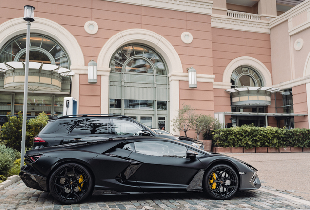 Lamborghini Revuelto