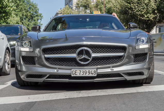 Mercedes-Benz SLS AMG